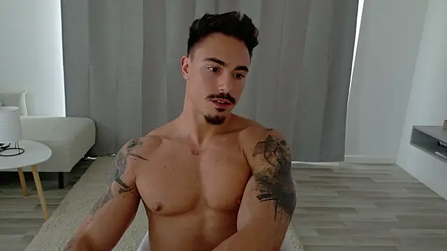 Snapshot of Master_Lukas chatting on 05-11-26, 02:45 Master Lukas online show from 05-11-26, 02:45