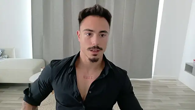 Snapshot of Master_Lukas chatting on 05-12-26, 01:19 Master Lukas online show from 05-12-26, 01:19
