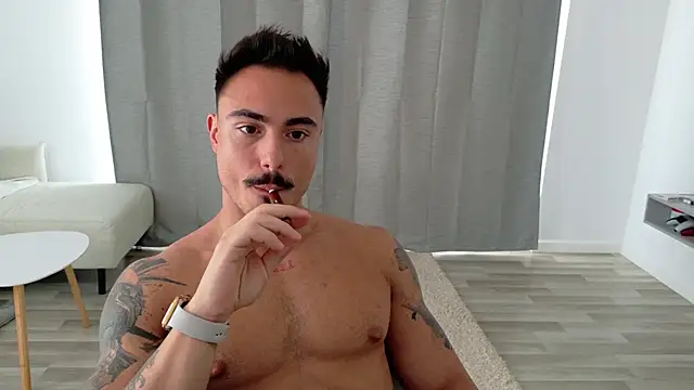 Snapshot of Master_Lukas chatting on 05-19-26, 01:28 Master Lukas online show from 05-19-26, 01:28