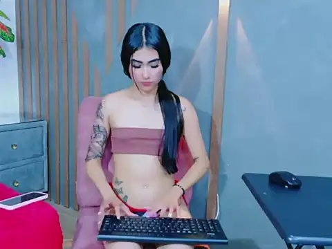 EvelynMoore   online show from 02-05-26, 03:55