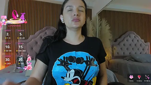 Violett hott  online show from 06-16-26, 12:41