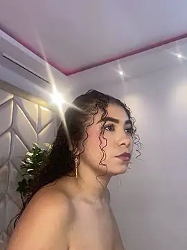 CamilaCastillo online show from 06-20-26, 12:41