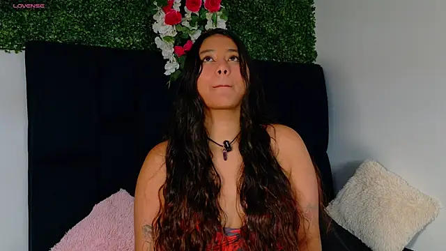 AnnaSmiles online show from 05-05-26, 04:15