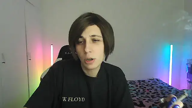 HoneyValentine online show from 05-06-26, 07:41