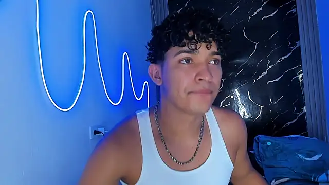 Snapshot of jamescurly00 chatting on 01-11-26, 02:05 jamescurly00 online show from 01-11-26, 02:05