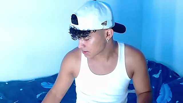 Snapshot of jamescurly00 chatting on 02-02-26, 06:34 jamescurly00 online show from 02-02-26, 06:34