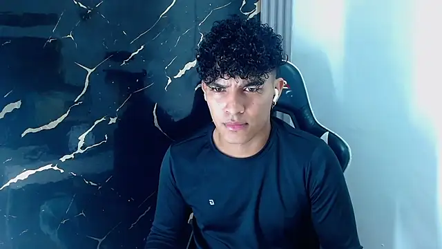 Snapshot of jamescurly00 chatting on 02-04-26, 07:14 jamescurly00 online show from 02-04-26, 07:14