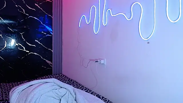 Snapshot of jamescurly00 chatting on 02-17-26, 07:27 jamescurly00 online show from 02-17-26, 07:27