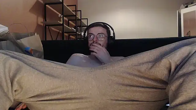 Snapshot of davidfrenchlove chatting on 01-10-26, 11:42 davidfrenchlove online show from 01-10-26, 11:42