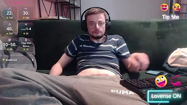 Snapshot of davidfrenchlove chatting on 01-11-26, 11:48 davidfrenchlove online show from 01-11-26, 11:48