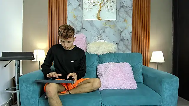 AVENGER BOYS2026 online show from 02-25-26, 07:34