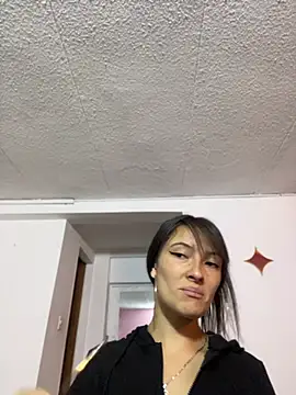 Michelle ec online show from 05-11-26, 03:51