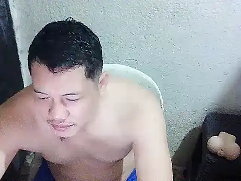 Snapshot of UrAsianGuy90 chatting on 04-18-26, 02:37 UrAsianGuy90 online show from 04-18-26, 02:37