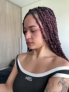 crystal dlun online show from 02-26-26, 04:17