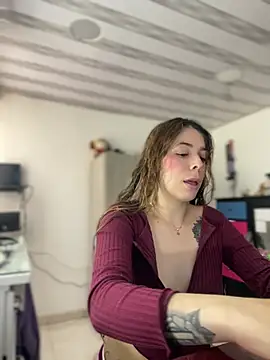 Snapshot of NatalyPinky chatting on 03-25-26, 09:32 NatalyPinky online show from 03-25-26, 09:32