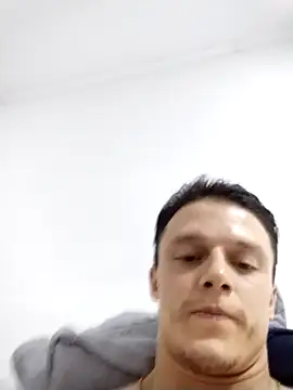 RAFAELQUINTEROSCAVALHEI online show from 04-19-26, 09:30