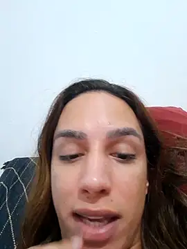 ofjuliaa online show from 03-16-26, 05:44