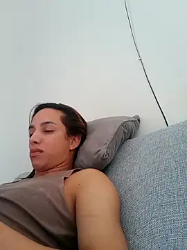 ofjuliaa online show from 04-29-26, 02:43