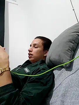 ofjuliaa online show from 05-02-26, 03:22