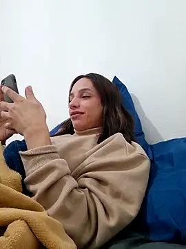 ofjuliaa online show from 05-12-26, 05:04
