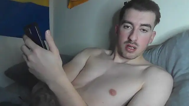 Snapshot of essexboy_2002 chatting on 01-08-26, 11:40 essexboy 2002 online show from 01-08-26, 11:40