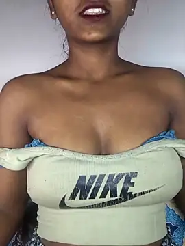 Snapshot of Royal-girl78 chatting on 01-06-26, 04:11 Royal-girl78 online show from 01-06-26, 04:11