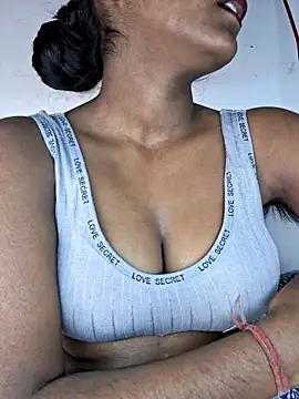 Snapshot of Royal-girl78 chatting on 01-15-26, 04:44 Royal-girl78 online show from 01-15-26, 04:44