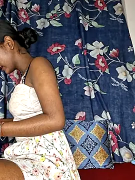 Snapshot of Royal-girl78 chatting on 02-03-26, 04:56 Royal-girl78 online show from 02-03-26, 04:56