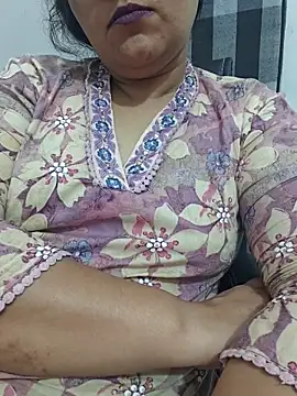 piryasharma005 online show from 05-08-26, 06:30