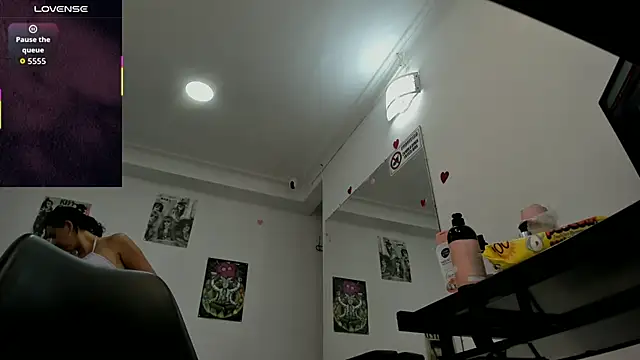 Snapshot of samantha_milfs_ chatting on 03-25-26, 11:27 samantha milfs online show from 03-25-26, 11:27