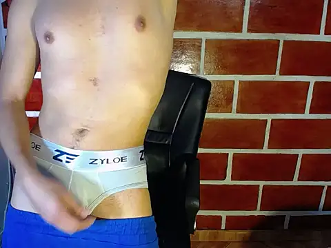 Snapshot of thomson_maxxi chatting on 01-06-26, 07:39 thomson maxxi online show from 01-06-26, 07:39