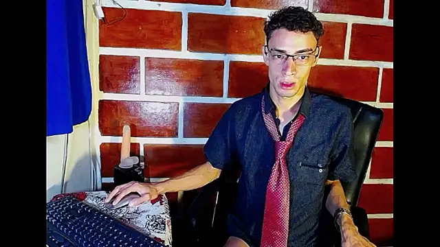 Snapshot of thomson_maxxi chatting on 01-13-26, 12:43 thomson maxxi online show from 01-13-26, 12:43