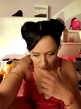 Lunnaluxcam online show from 03-21-26, 04:39