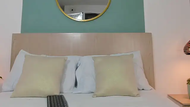 charlote smit  online show from 03-26-26, 03:01