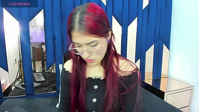 Snapshot of luisa_girlssex chatting on 02-18-26, 02:35 luisa girlssex online show from 02-18-26, 02:35