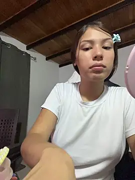 Kitty20205 online show from 05-06-26, 05:35