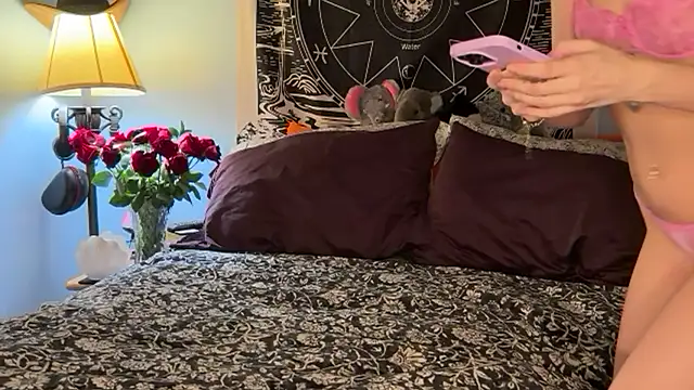 Snapshot of mysunidreamss chatting on 02-14-26, 02:19 mysunidreamss online show from 02-14-26, 02:19