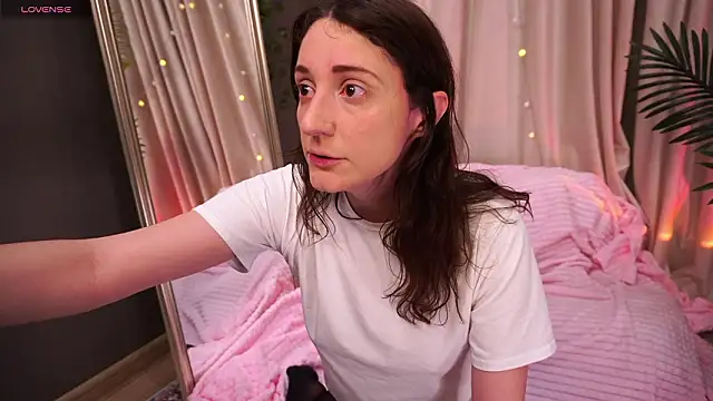 Snapshot of Ruby_blossom_ chatting on 03-21-26, 09:29 Ruby blossom online show from 03-21-26, 09:29