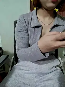 Snapshot of -LunaLust chatting on 02-03-26, 04:43 -LunaLust online show from 02-03-26, 04:43