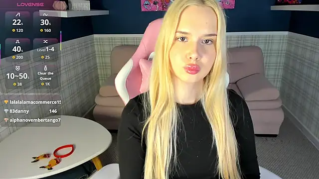 NicoletaCooper online show from 01-18-26, 01:48