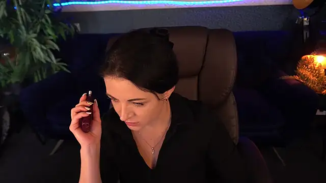 Dafni Monn online show from 10-13-25, 05:29