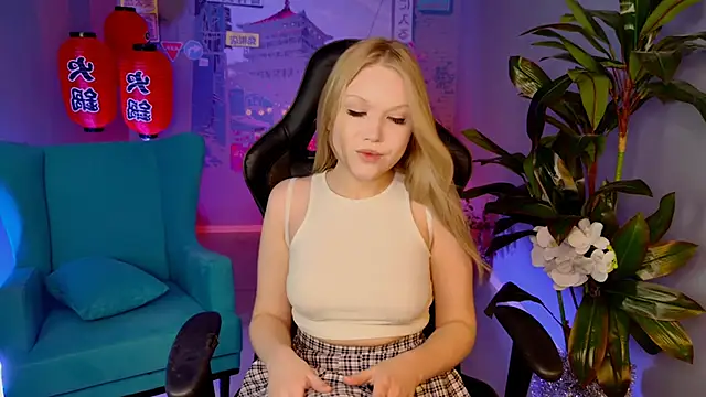 ChloeWhite online show from 01-11-26, 02:00