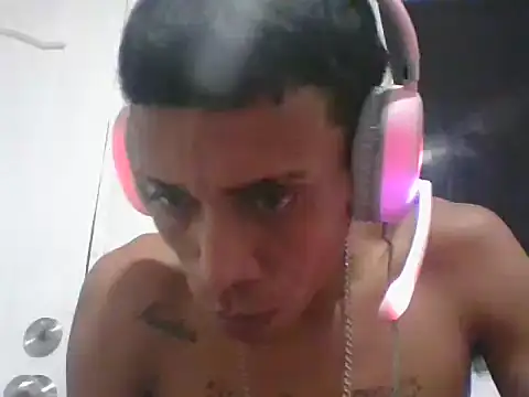 Skinny horny boy online show from 01-18-26, 06:17