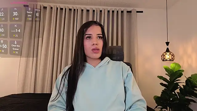 zoevg online show from 06-15-26, 12:07