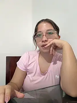 AliciaWhite nt online show from 06-11-26, 04:49