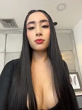 IvonneOwen online show from 06-18-26, 02:45