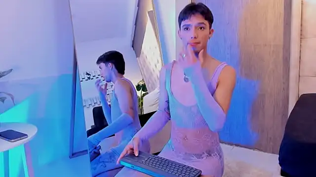 Snapshot of LeoHard__ chatting on 03-11-26, 12:11 LeoHard online show from 03-11-26, 12:11