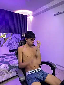 Snapshot of Dark_Desiree18 chatting on 03-22-26, 12:19 Dark Desiree18 online show from 03-22-26, 12:19