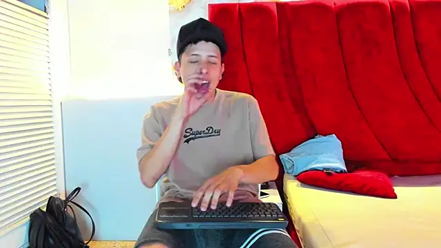 ESTEBAN 2102 online show from 01-17-26, 07:39