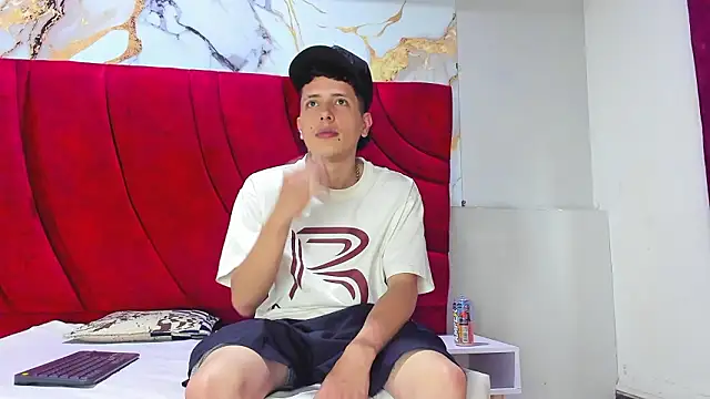 ESTEBAN 2102 online show from 02-04-26, 07:31